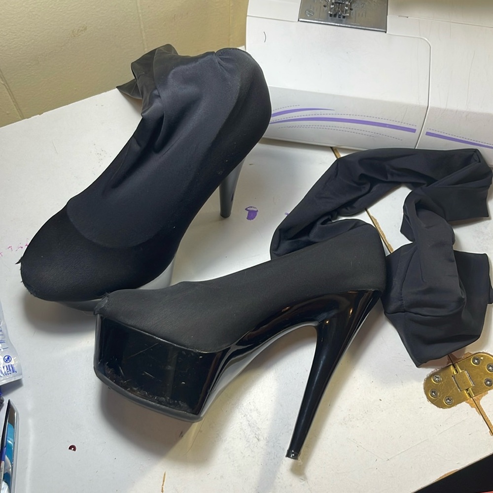 Size 8 six inch Ellie stocking heels